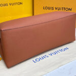 Louis Vuitton Lockme Shopper M58927 Coffee